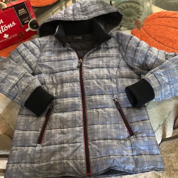 Charlie B puffer jacket gently/barely used with a hood size medium plaid - Picture 5 of 7